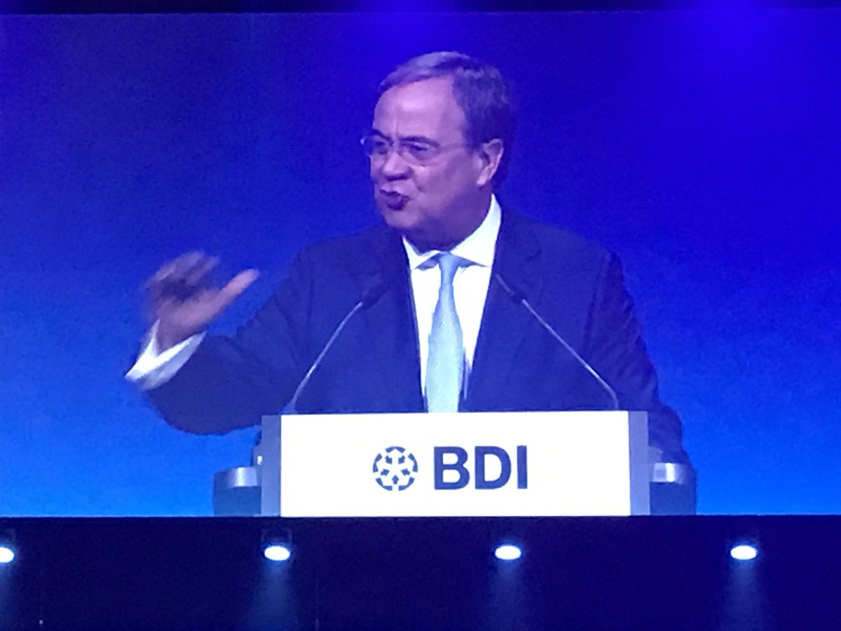 birgithomburger's tweet photo. Armin Laschet mit einem klaren Bekenntnis zum Industriestandort Deutschland. Und der Forderung nach Bürokratieabbau und Beschleunigung von Infrastruktur. Ob das klappt? Deutschland hat ein erstaunliches Beharrungsvermögen entwickelt. Das muss aufgebrochen werden. https://t.co/gy1rpt3rLo