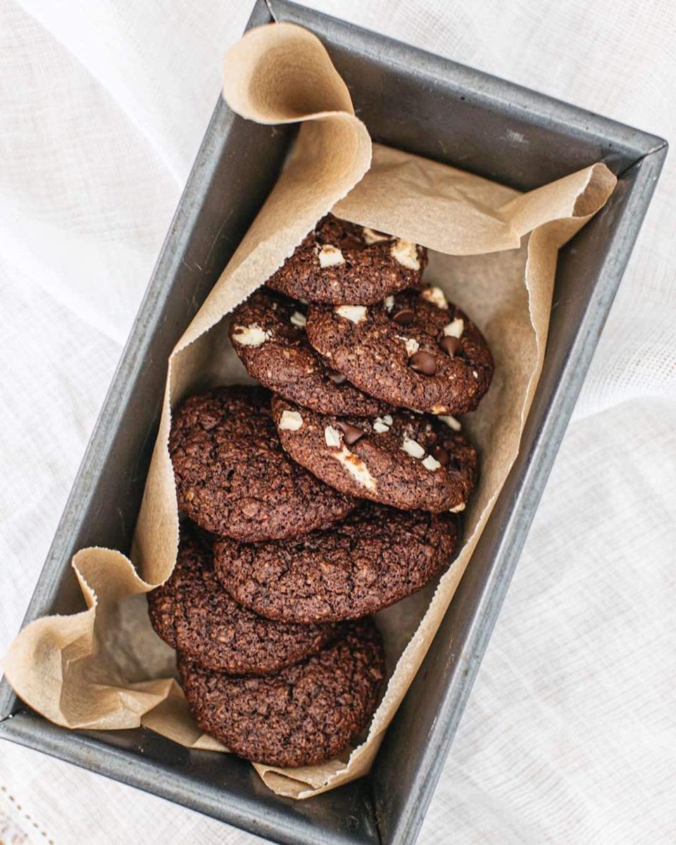 HomeMoveBoxLtd's tweet image. If you love a chocolatey treat, but also want to eat wholesome food, then this Plant Power Protein Chocolate Cookie Mix from @SuperfoodBakery is for you! Made with 100% natural and organic ingredients, it’s coming soon to our welcome boxes. Lucky home movers we say!
#homemovebox