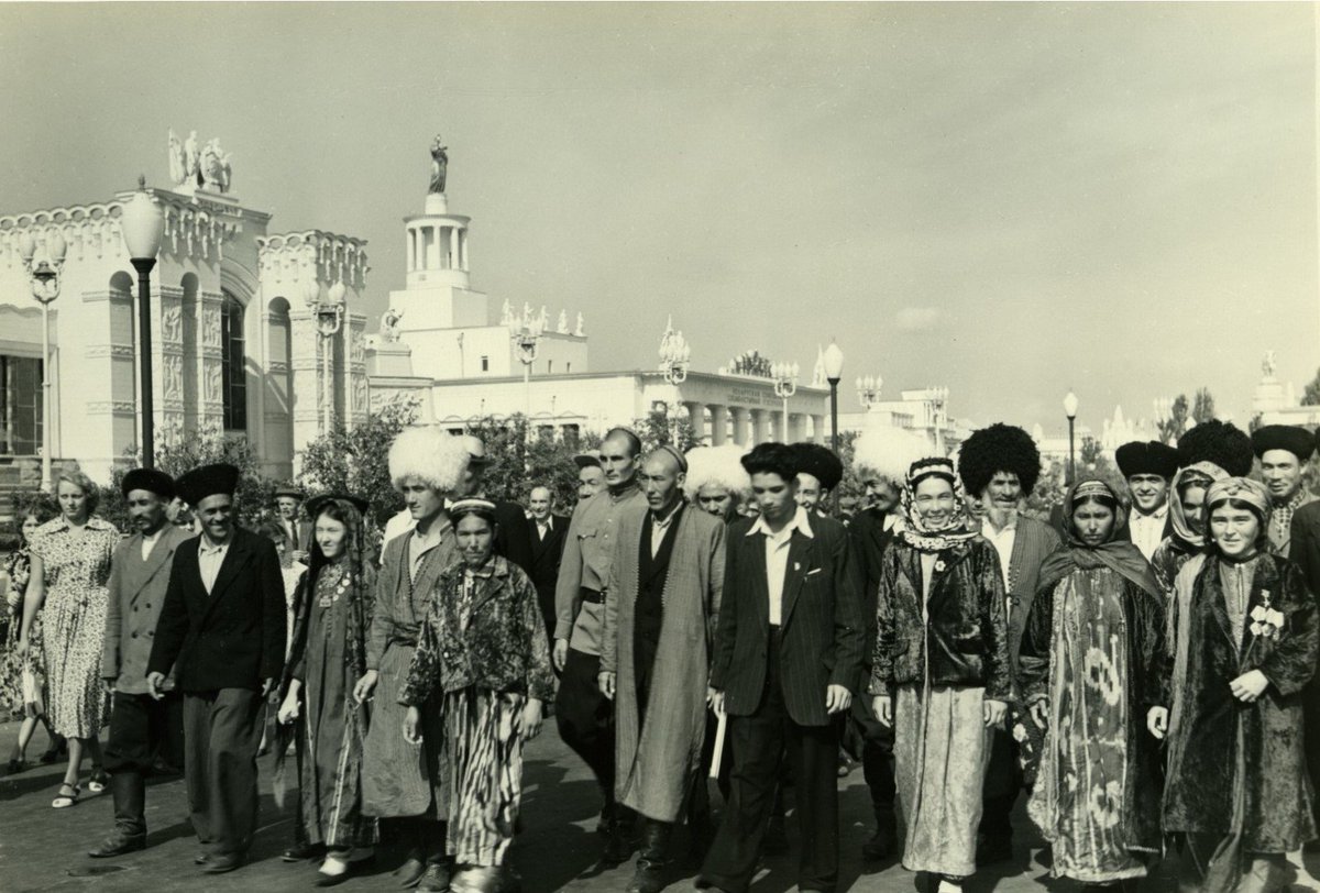 вднх 1954 год фото. дворец ветеранов победа ангарск. анри картье брессон москва 1954. гостиница москва щусев 1935. 1954 г.