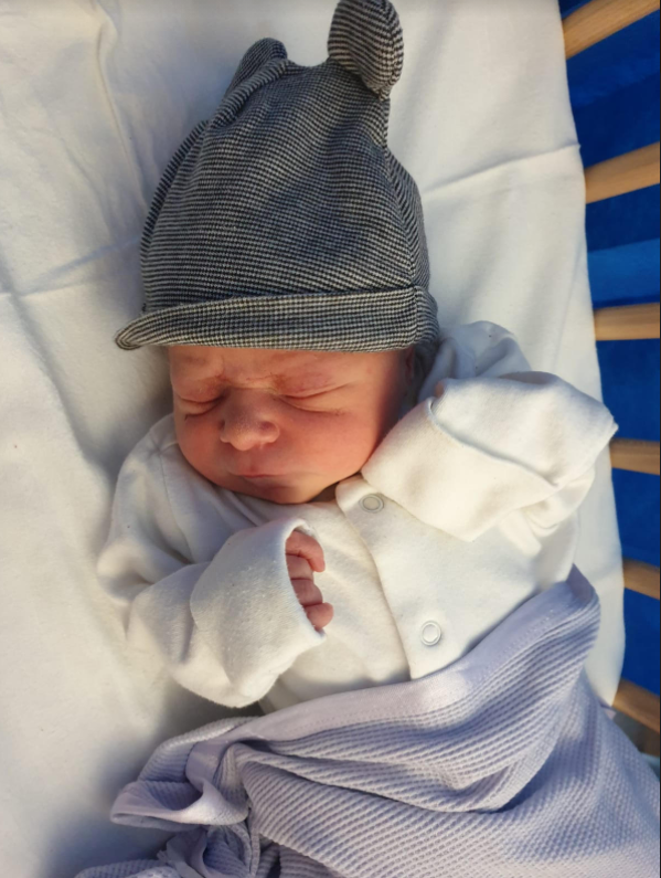 HIT_MD1's tweet photo. A massive @HITTraining @Connect2Care #welcome to the latest #HITbaby Finley who belongs to our #Birmingham colleague Sheldon &amp; joined the #HITfamily at 8.07pm on Thursday weighing 7lb 13oz - what a beauty 💕💕 https://t.co/9VIDzSa9fR