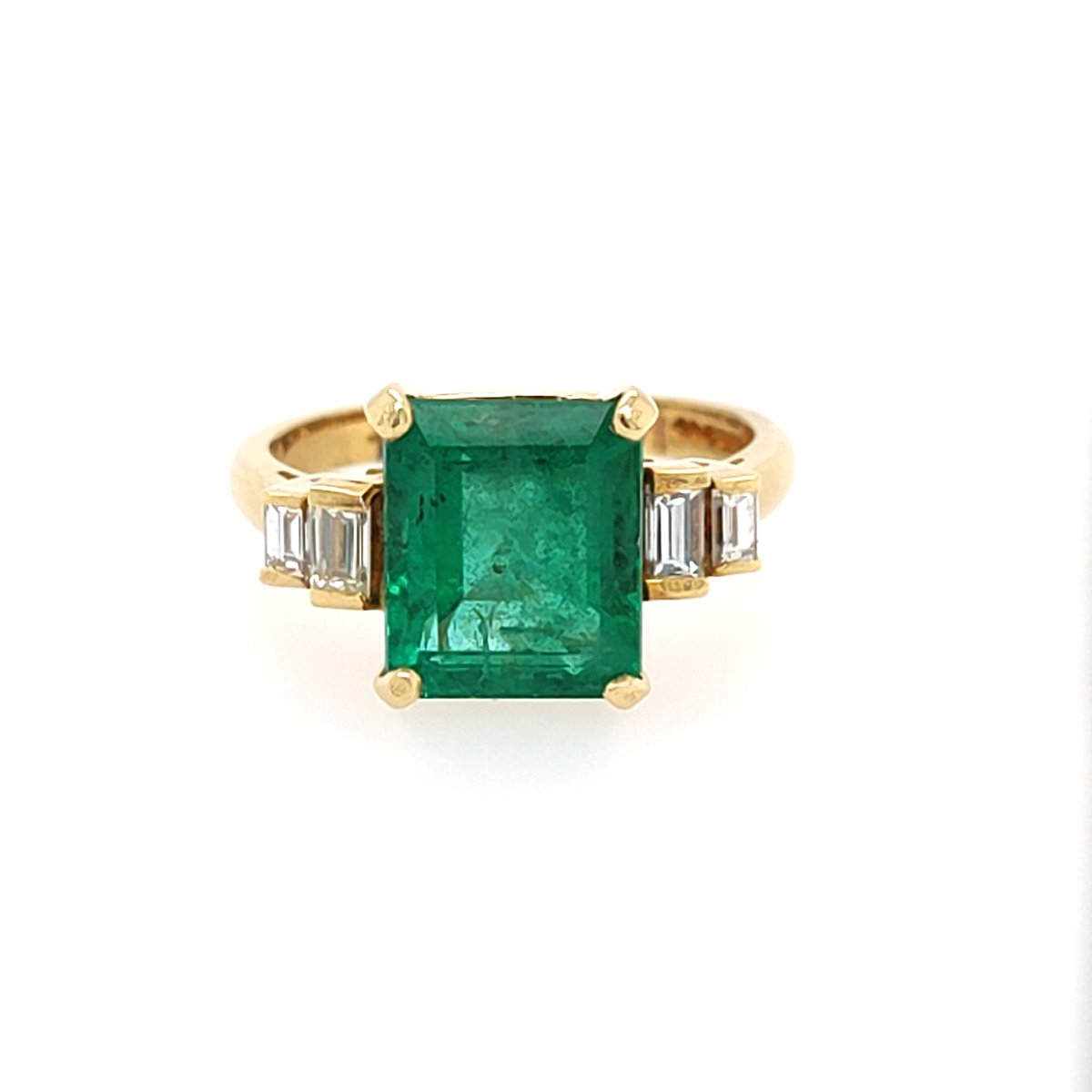 cnjewellers's tweet image. Some more of our pre-owned collection that I have taken pictures off and soon to be added to our website. 

Which would you choose? 

#preowned #preowendjewellery #secondhandjewellery #aquamarine #emerald #sapphire #secondhand