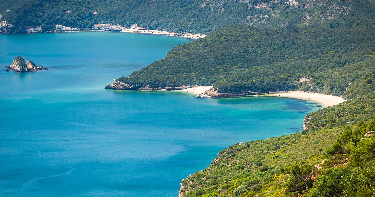 Between the blue of the #sea and the #mountain green, the Serra da #Arrábida #Natural #Park is an excellent destination for visiting and #walking amidst #nature. bit.ly/3xMkKjf  #Portugal #visitportugal #Setubal
