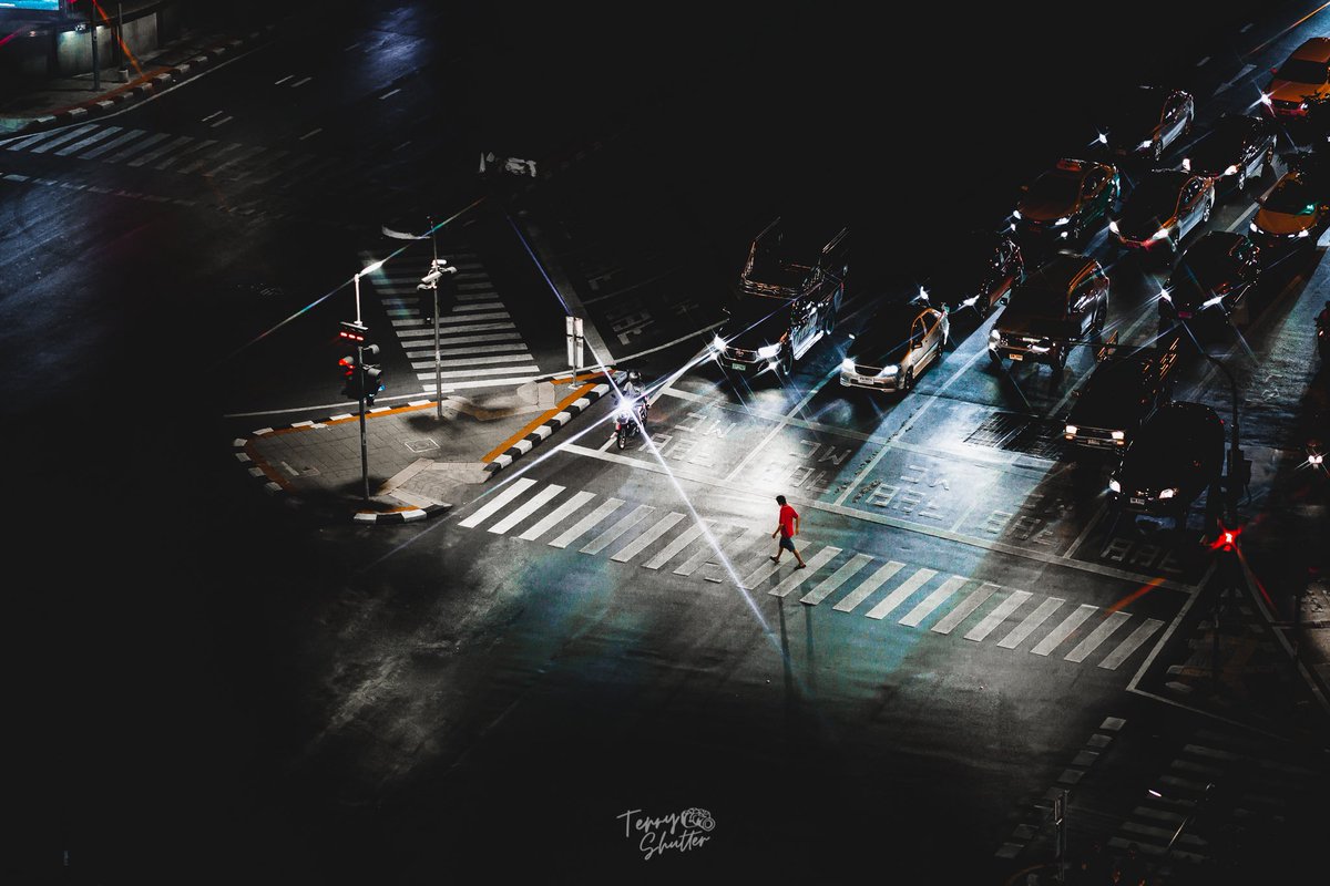 TeRry_p's tweet photo. Lets go Dark
Gear : Sony A1 + 85 GM
#terryshutter #thailand #photo #city #bangkok #photography https://t.co/sJaDeoyA1H