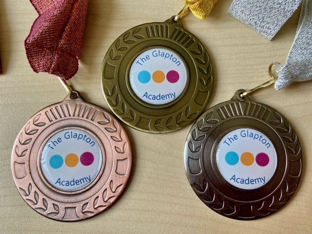 glaptonlead's tweet image. The excitement is building for our #sportsdays this week!  The medals have arrived, and we'll be taking lots of photos to share with parents and carers who sadly can't be with us this year. 🥇🥈🥉