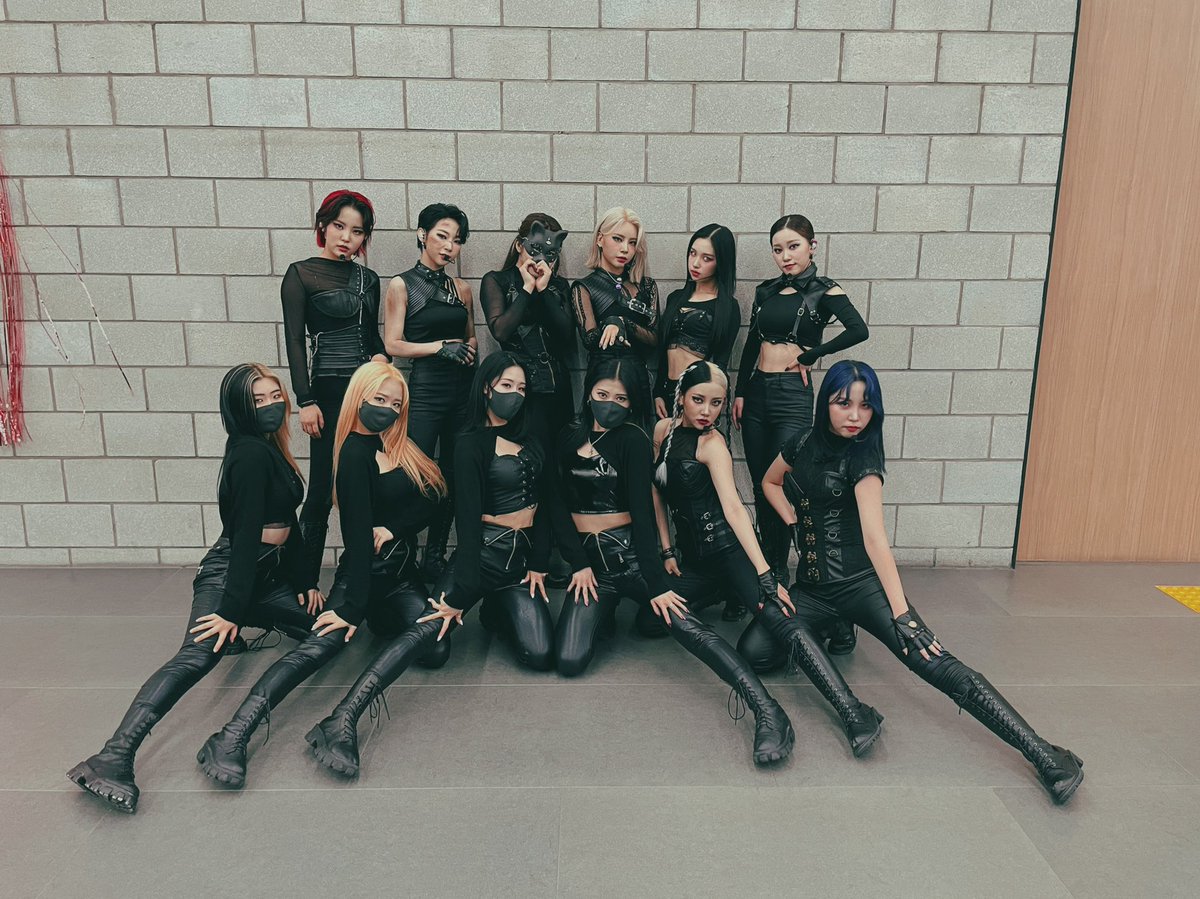 PF_Official_X's tweet photo. Pink Fantasy ‘독 (Poison)’
1st EP : Alice in Wonderland 

2021. 06. 22 더쇼🤘
📎https://t.co/DNLL5lpsX2
Pink Fantasy &amp; #MOFT https://t.co/yThJ9FFyw4