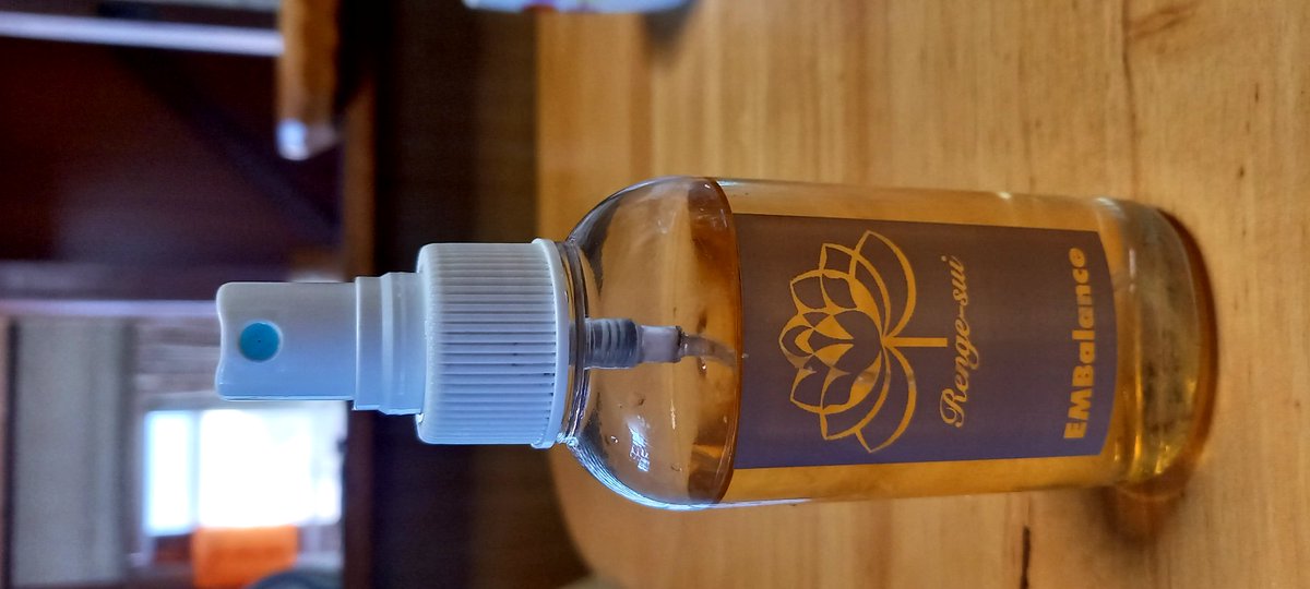 ドクダミチンキ完成しました。水で薄めて使ったんですが蚊がすぐ寄ってきて効果無し😵
たくさんあるのでストレートで使ってみます😆