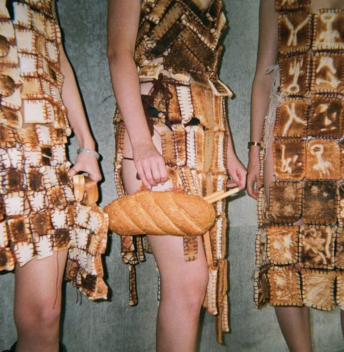 presentcorrect's tweet photo. Bread couture by https://t.co/fP2uzXMQfx
https://t.co/05eJmZW8n8

thanks @dalchodha https://t.co/NxlcLwaQaz
