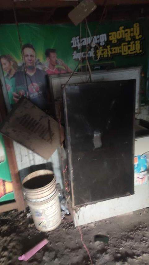 At around 10 pm on June 21,SAC arrested 6 villagers on suspicion of involvement in a school fire in #Lezin village,Monywa Tsp.Their family was informed this morning that Ko Zeyar Lin(33yo)
died among those arrested. 
#June22Coup