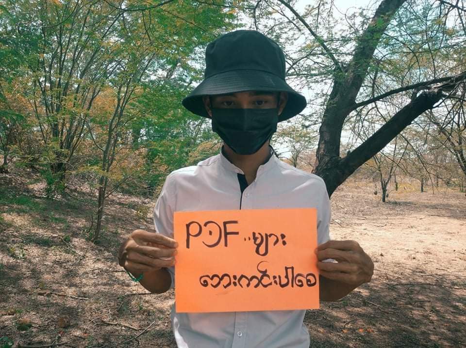 Byun_Sori6104's tweet photo. Youths from Shwe Kone pray for the safety of Shwe Mandalay and Pro-Democracy armed force (PDF) 🙏🙏

#June22Coup #WhatsHappeningInMyanmar https://t.co/ekNFgvqcrE