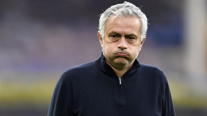 CabineSport's tweet photo. Mourinho e a Seleção ⬇️

🎙"Todos culpam o N. Semedo por Portugal ter perdido com Alemanha, porque os golos surgiram do lado dele. Mas, a situação teria sido a mesma, fossse quem fosse o lateral-direito. A culpa não foi do Semedo, mas da situação em que o Semedo foi colocado". https://t.co/YUVssLsOpA