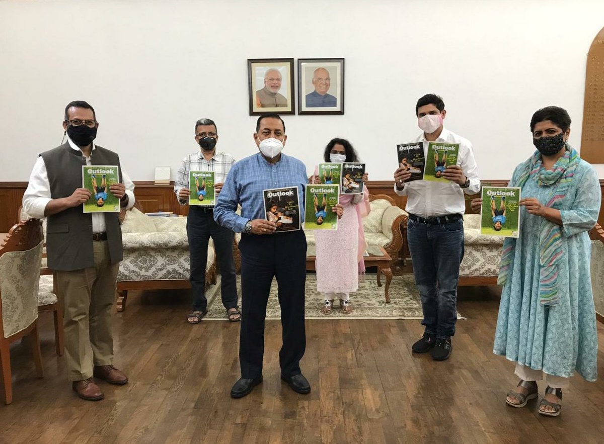 aayus234's tweet photo. अपने शुरुआती संदेश में @DrJitendraSingh लिखते हैं, "भारत भविष्य का कर्जदार है।"  आउटलुक कलेक्टर संस्करण पर पढ़ें: बच्चे और महामारी।  #ReachEachChild https://t.co/J7lze13tg7
