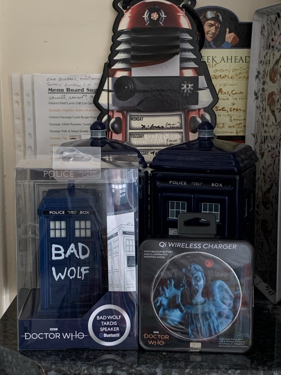TheGingerDrWho's tweet photo. So, a nice chap from DPD just delivered a parcel! This is the unwrapping and I have to say a huge thank you to @bigfinish and @fametek for these gorgeous prizes from the #BigImpression competition. Now where did I put my jelly babies . . . . . . . ? https://t.co/SRt9gfniz7