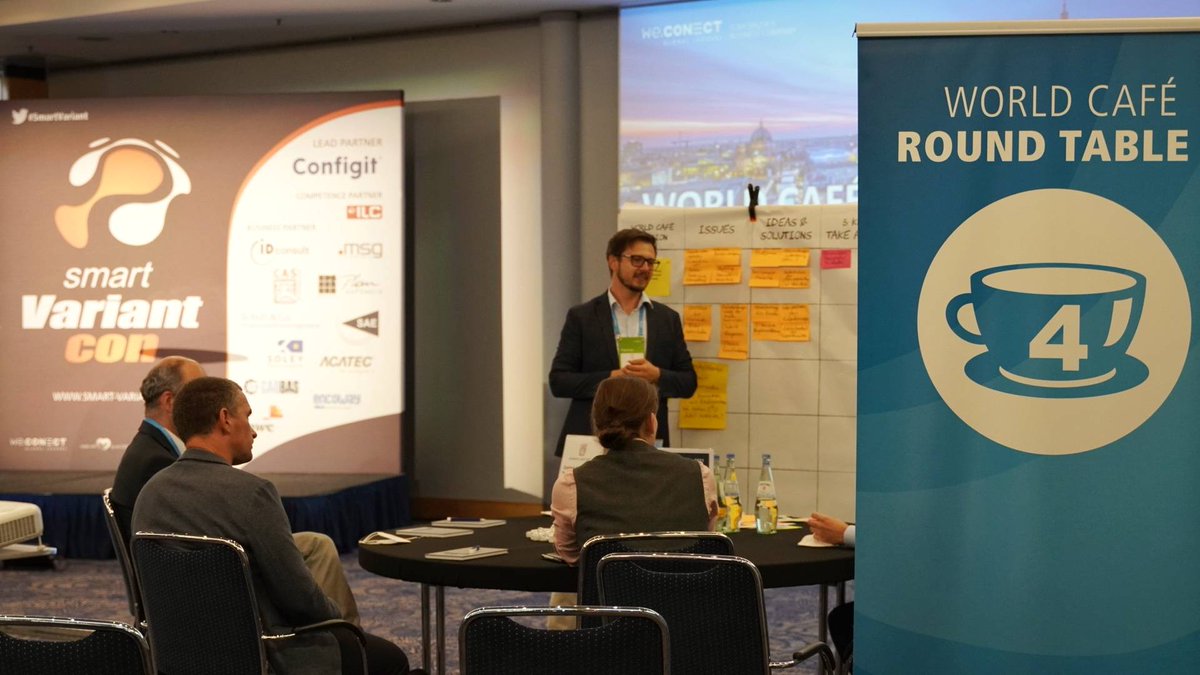 weCONECT's tweet image. Auf der #SmartVariant finden gerade unsere interaktiven World Cafés statt. Hier diskutieren kleinere Gruppen interessante Themen im Bereich #Produktvarianz und #Komplexitätsmanagement. 
Um 15:45 Uhr geht es mit unserem Online-Programm weiter. bit.ly/3cQrpAS