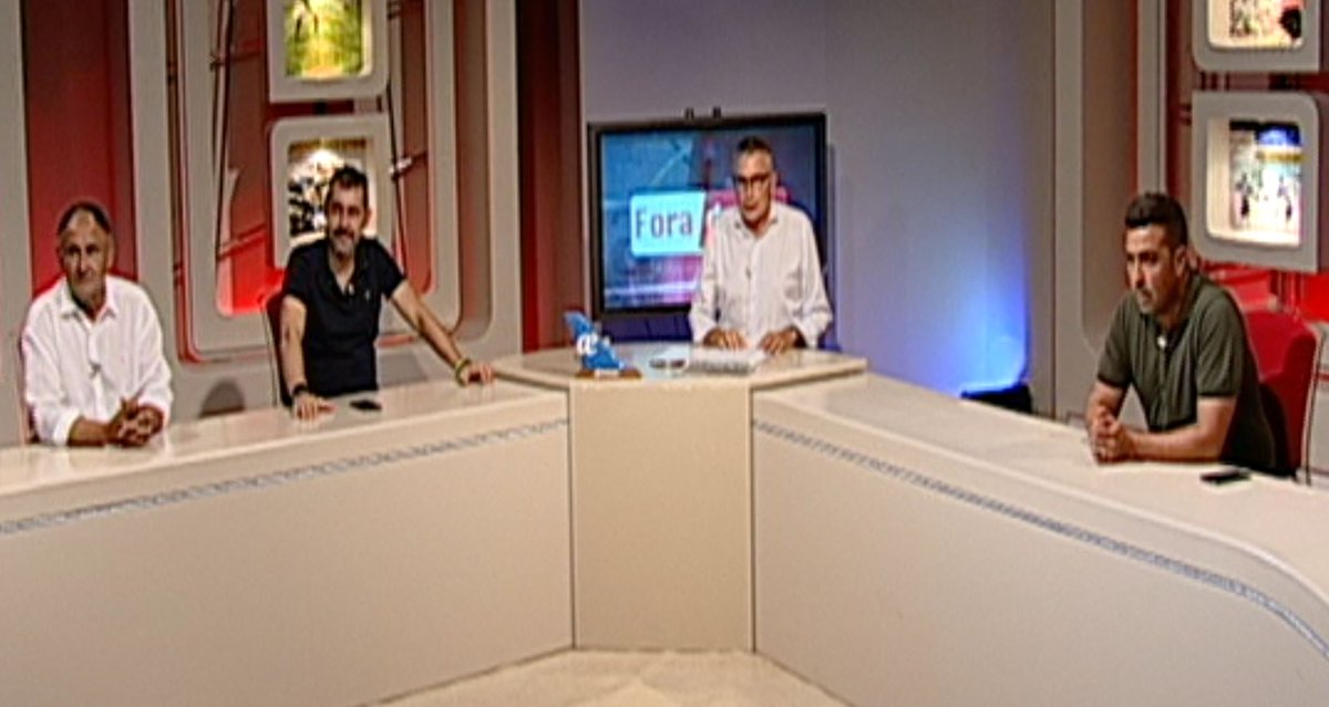 No te pierdas la repetición a las 17.30 horas con el análisis de la temporada en el fútbol balear de <a href="/Nicolopezvidal/">nico lopez vidal</a> <a href="/CD_Llosetense/">CD Llosetense</a>, <a href="/Carlos_Mtinez76/">Carlos Martinez</a> <a href="/playasdcalvia/">Platges de Calvià</a>, <a href="/oscar_troya/">oscar troya</a> ex del <a href="/udpoblense/">U.D. Poblense</a> con <a href="/TomeuTerrasa/">Tomeu Terrasa</a>