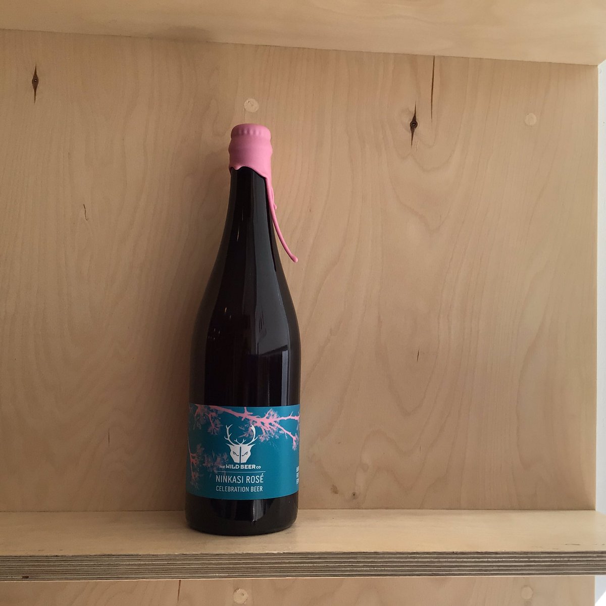 GoodSpiritsCoWB's tweet photo. Sun’s out, gun’s out, and by ‘gun’s’ we mean awesome beers! A varied selection of sours and hoppy goodness just arrived. All available online or pop in for a browse. #newbeertuesday #ipa #dipa #sourbeer #askforbasque https://t.co/zpWjaIR8lY