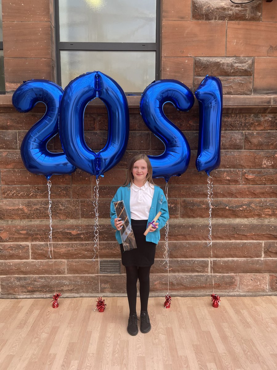 MissOBrienP67's tweet photo. Congratulations on your Greenhill Graduation O! You have a wonderful future ahead of you, and will go on to do marvellous things🎓💙

@GreenhillPS https://t.co/gFgJzTrhYw