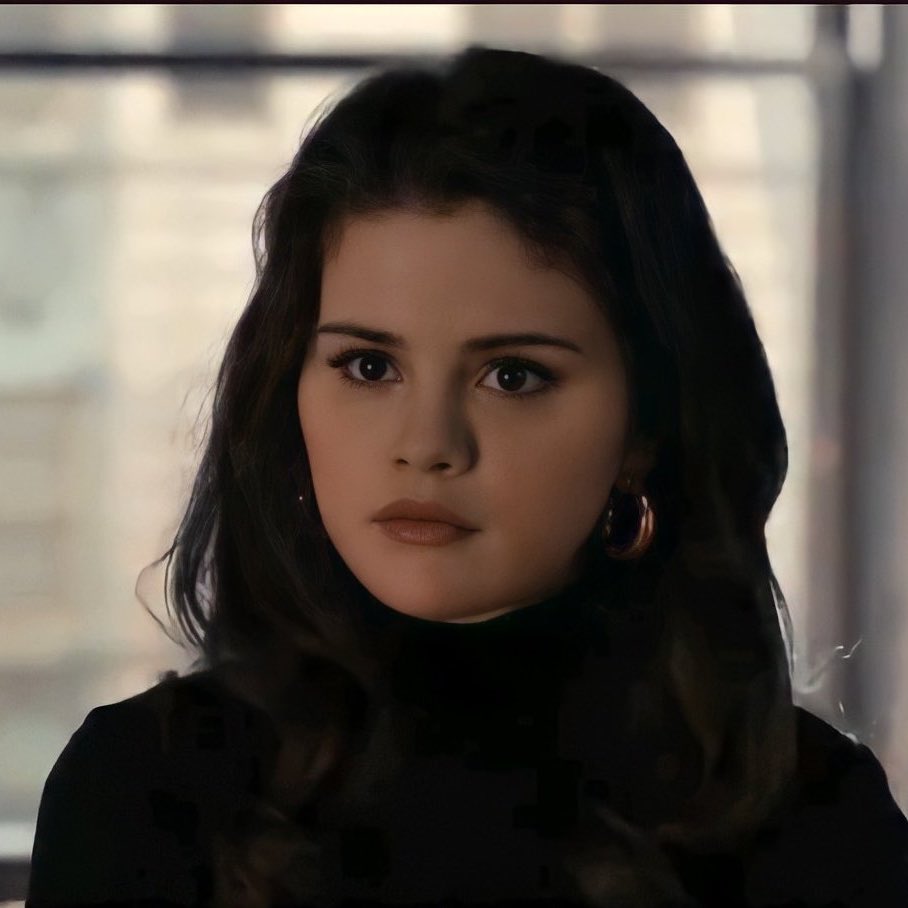 Kinda Crazy (Tradução em Português) – Selena Gomez