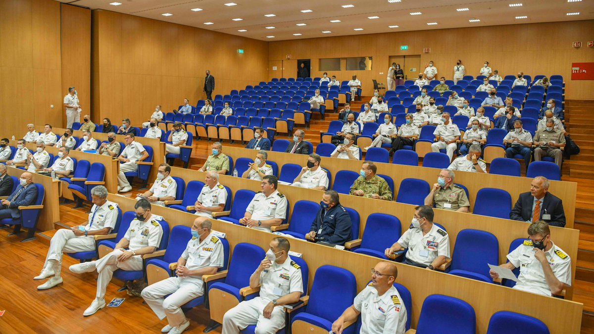 STRIKFORNATO's tweet image. #STRIKFORNATO hosts #AtSeaDemo #FormidableShield 2021 Distinguished Visitors’ (DV) Day 

VAdm Gene Black, Commander, STRIKFORNATO and U.S. Sixth Fleet, hosted senior leaders from multiple @NATO countries for a DV event marking the formal end to ASD/FS21.
➡️bit.ly/3gP4W9q