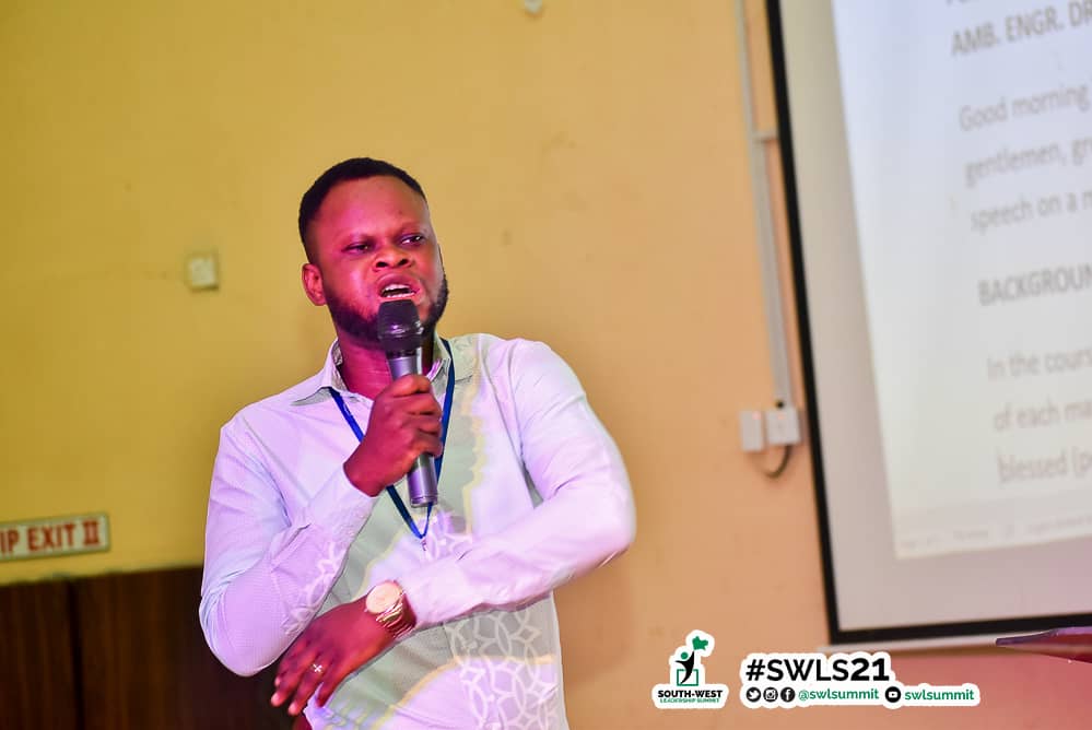 swlsummit's tweet photo. The representative of the Engineer Funmi Ayinke.
#SWLS21 https://t.co/IG7iYT69nA