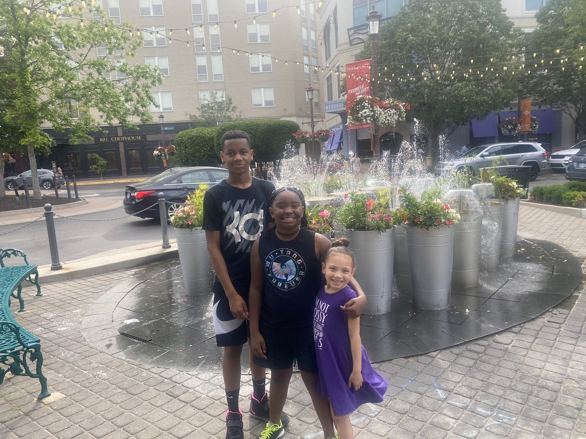 Niki Alexander tweet media