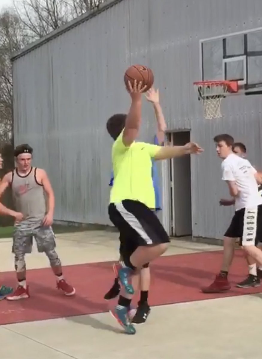 CuzzHoopsLeague's tweet photo. BREAKING: Due to injury complications, veteran forward Bradley Burleson has opted to retire and end his 4-year career. Unable to play a game yet this season, Burleson steps away for good, bringing a legendary career to a close. https://t.co/WGAkTJk4Nq