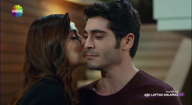 asioigle2013's tweet photo. #HayatDivinity22J #HayMur 

Ohh no quiere que se vaya 😍😍😍😍😍 https://t.co/2CapNTisCI