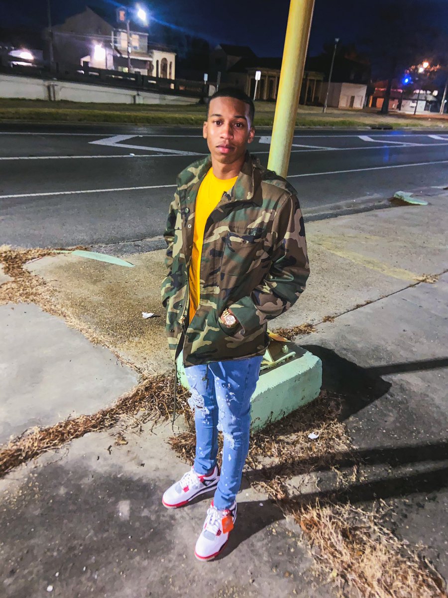 chrispycaptures's tweet photo. #WhosNewAtXU
Chris
NOLA⚜️
Mass Comm
Freshman #xula25
Luv music,sports and 📸🎥#chrispy https://t.co/KFeCIYKKs8