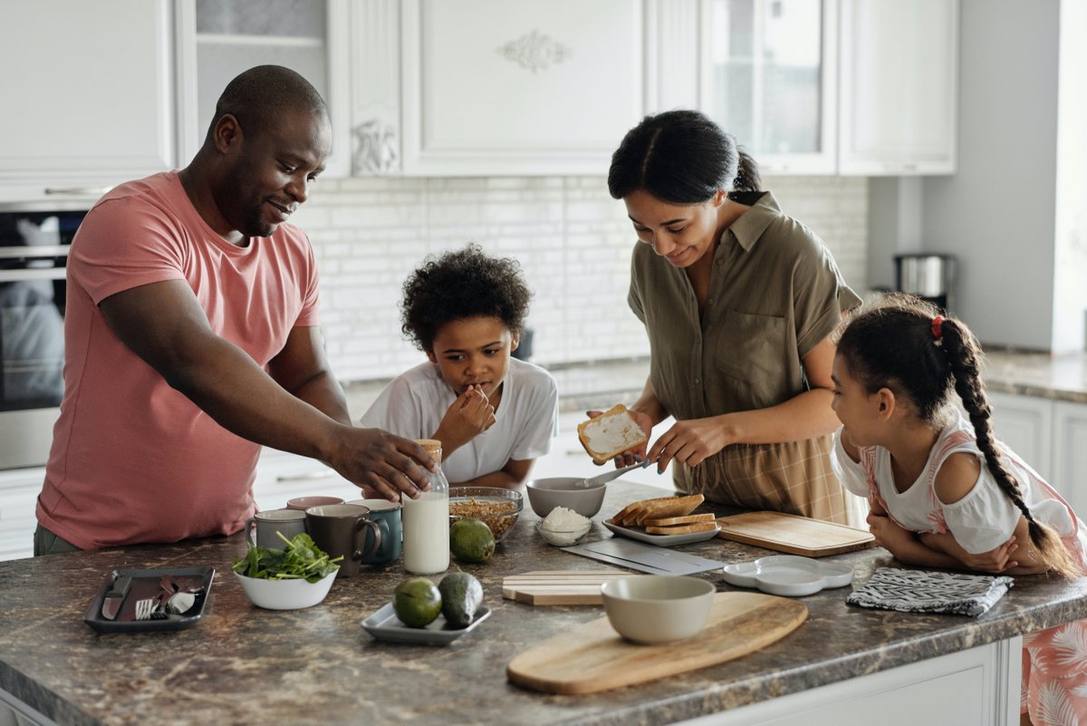 Cooking with kids at home saw a boom during lockdown – here’s why it needs to continue ow.ly/uxYF50FfPAK
#tlbmagazine #kidscooking #kidsbaking