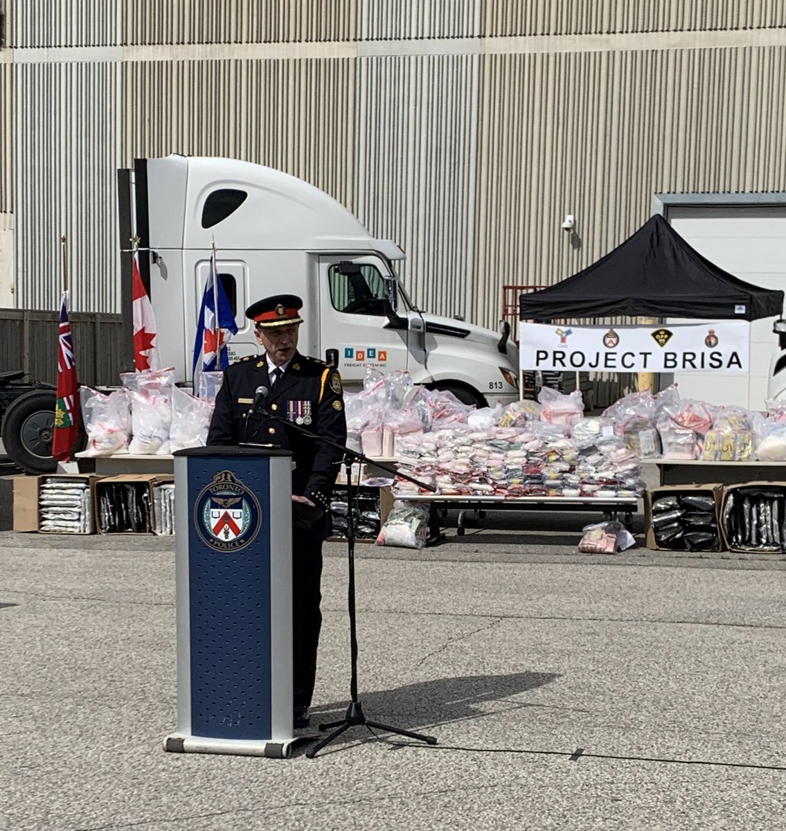 jamesramertps's tweet photo. Project Brisa resulted in the seizure of 1,000+ kilos of drugs worth over $61 M and the arrests of 20 people so far. Thanks to our partners and the hard-working members of @TorontoPolice Drug Squad, we’ve made a significant dent in the cross-border importation of cocaine/meth. https://t.co/R3khVQMqZf