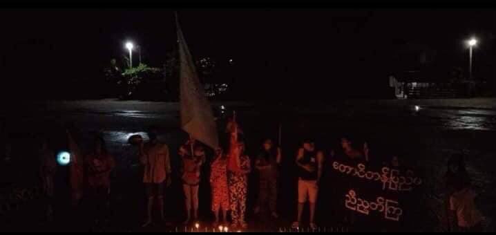 ChristineKt's tweet photo. Candle light strike of Kyaukwut village, Launglon opposing military dictatorship. #WhatsHappeningInMyanmar  #June22Coup  #UnfetteredAccessForAids https://t.co/UwetCQGlmw