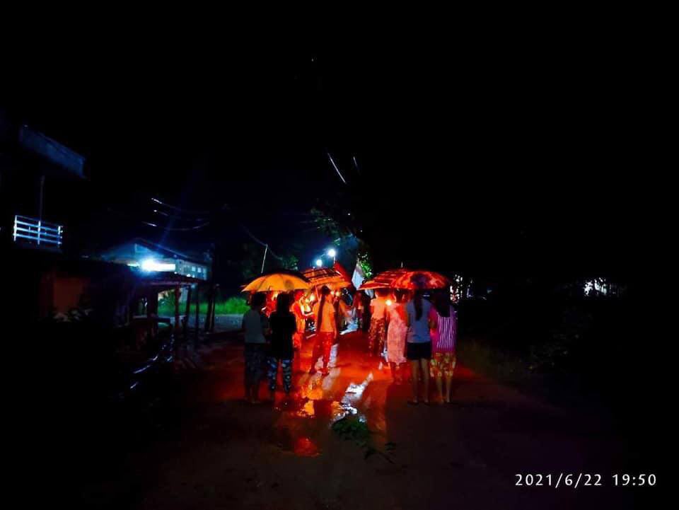 ChristineKt's tweet photo. Candle light strike of KaNyoneKyun village amid the heavy rain and wind. #WhatsHappeningInMyanmar  #June22Coup  #UnfetteredAccessForAids https://t.co/TIdD4k5WOB