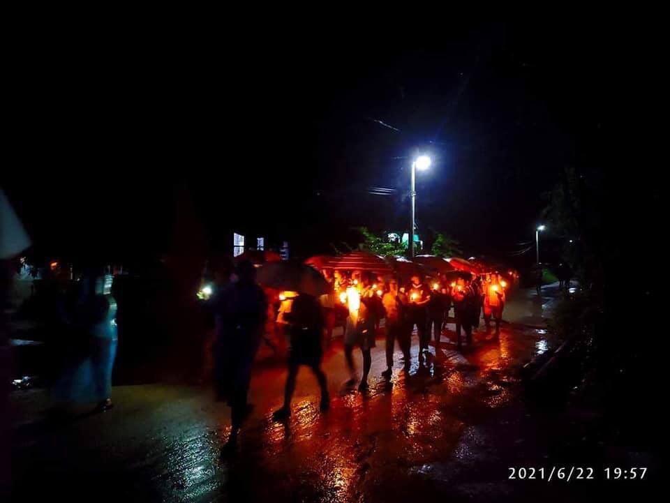 ChristineKt's tweet photo. Candle light strike of KaNyoneKyun village amid the heavy rain and wind. #WhatsHappeningInMyanmar  #June22Coup  #UnfetteredAccessForAids https://t.co/TIdD4k5WOB