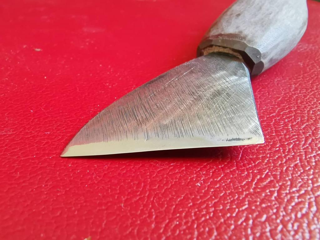 vbamburintools's tweet image. Кованые Резаки на заказ
Сталь - шх15сг
Инструмент заточен остро и готов к работе
#vbamburintools #blacksmithingtools #handmade #handtools #miniaturetool #DIY #blacksmiting #ручнаяковка