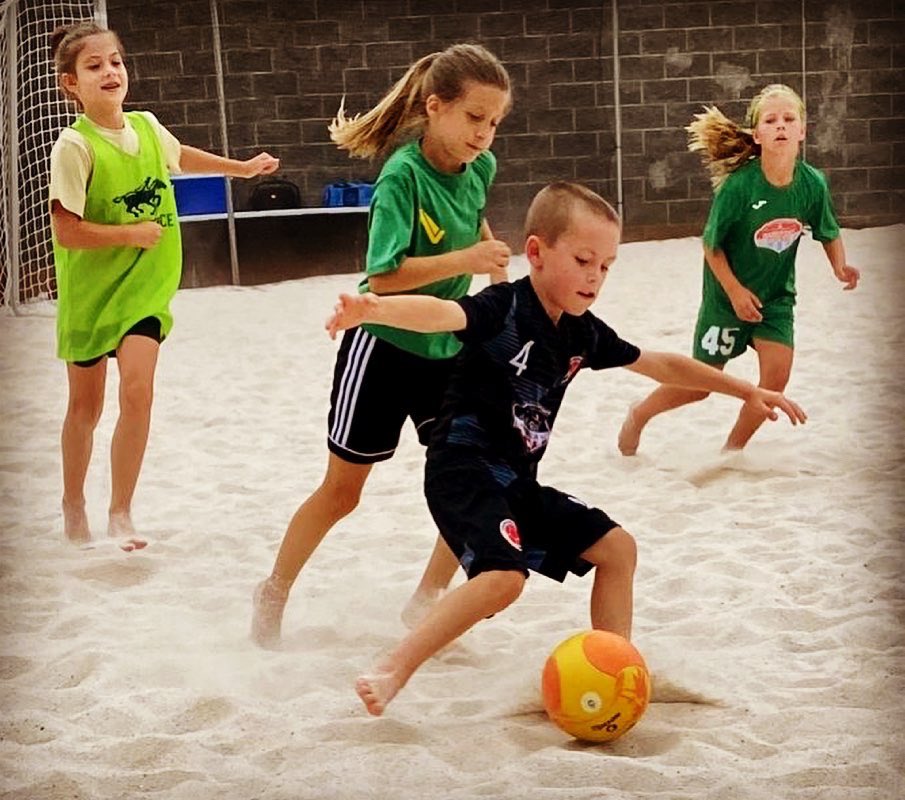 F5Futsal's tweet photo. We hosted the Futbol Frenzy event this weekend, combining three disciplines: Futbol de Salon, Futsal, &amp; Beach Soccer!

Next F5 event 🔜 Saturday, July 10th - Futbol de salón ‼️ 

Registration 📲 https://t.co/qLeog4ZxuG https://t.co/rMECW7zZ7G