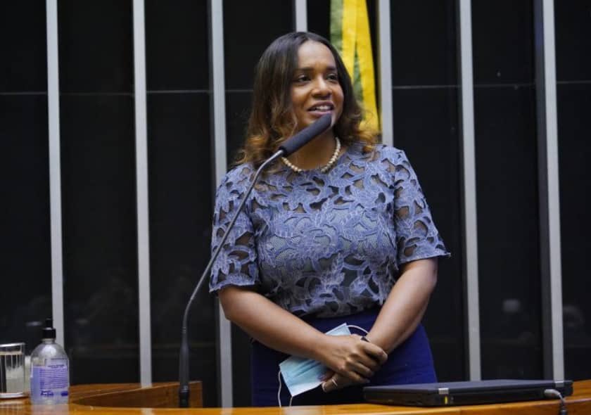 republicanos10's tweet photo. Esta proposta da deputada @TiaEron fixa prazo para pedido de vista nos tribunais superiores.
Entenda na prática o que pode mudar e como isso agiliza processos:
https://t.co/7btw2xiQji
#Republicanos10 #Republicanosé10 #RepublicanosBA #TiaEron https://t.co/PORsCDuc7h