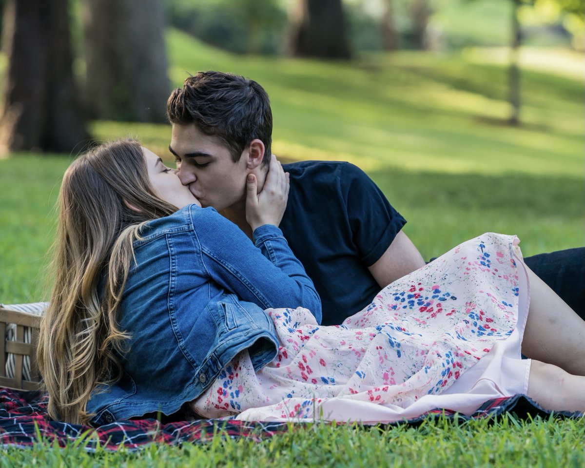 aftermovie's tweet photo. Pucker up! It’s #NationalKissingDay💋 Name something sexier than a #Hessa kiss… We dare you! https://t.co/Y5Jdi0fKu1