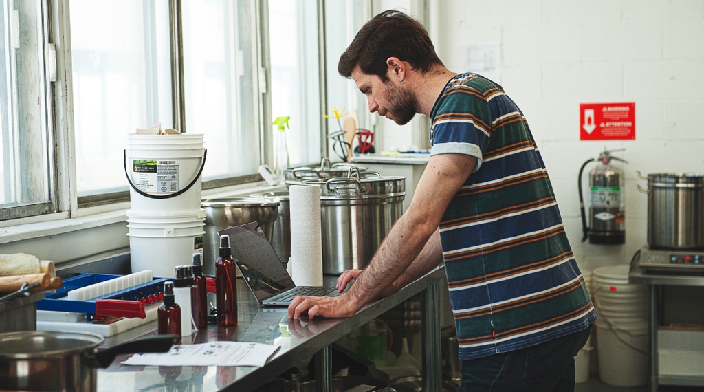 There's always something cooking at #GROOM. We might have some great news by the end of summer!
#lesindustriesgroom #mtlmoments #skincare #beardcare #shaving