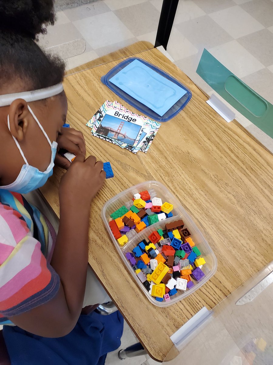 DeVoeAPSArts's tweet photo. Excited to FINALLY to see our STEM bins in actions with these rising 2nd graders! #STEM #Steam #dosomescience #Engineering #secondgrade #iteachfirst @KymTechFowlkes @APSFinchEagles https://t.co/8T1cV8klvV