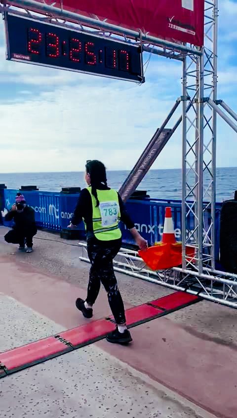 Laura Gill tweet media