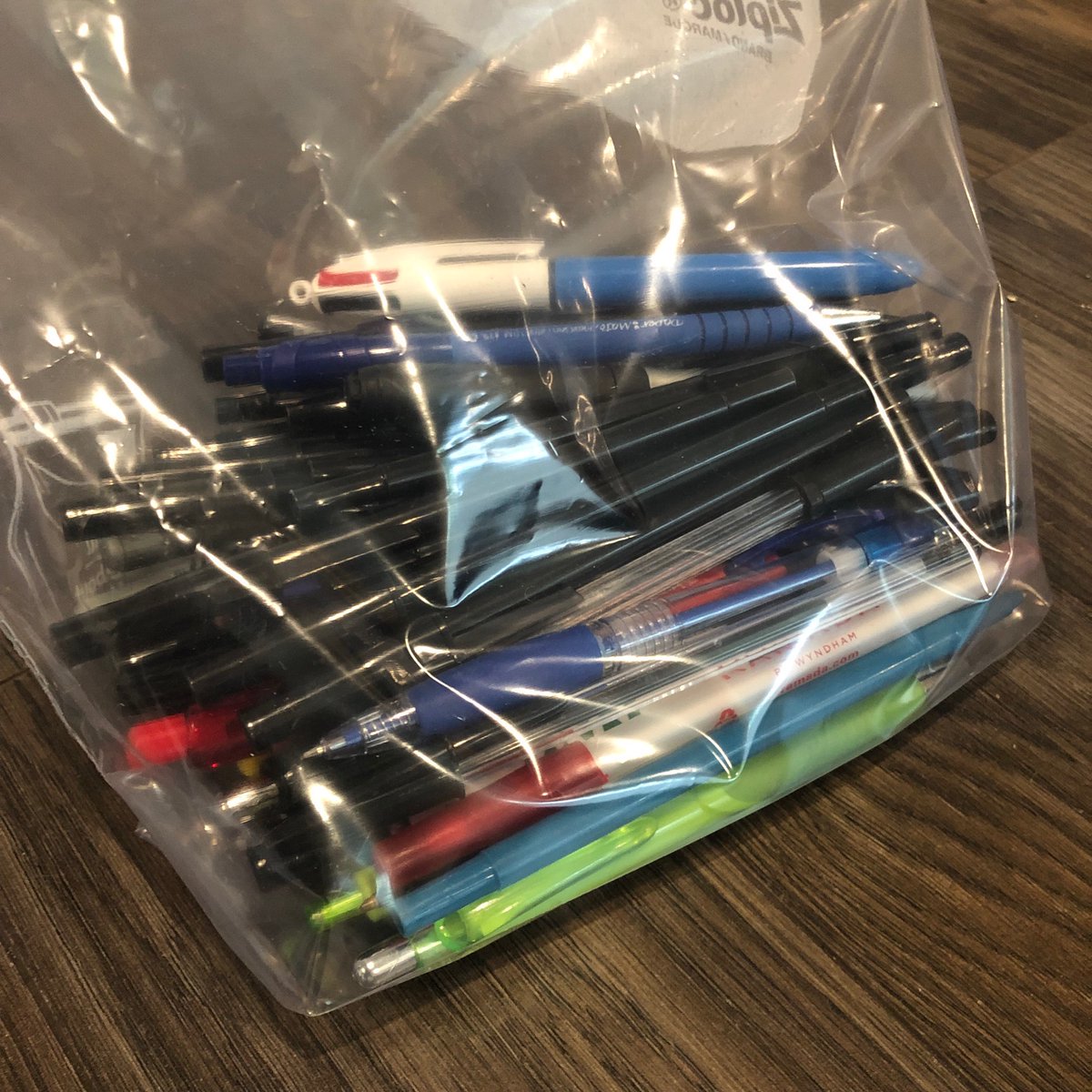 #packingchronicles Non-medical fiancé said to throw out these perfectly good pens. I will be bringing them to the hospital because that would be a crime against health care.