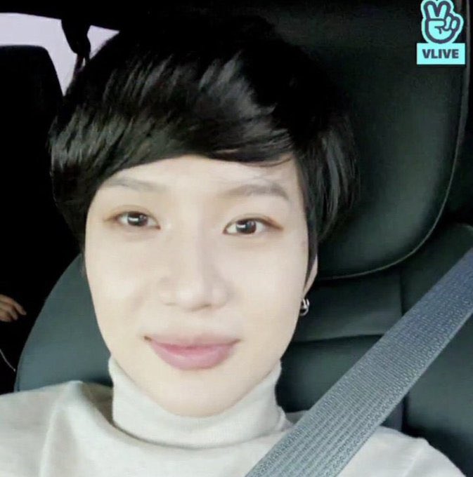 A Jonghyun enjoyer tweet media