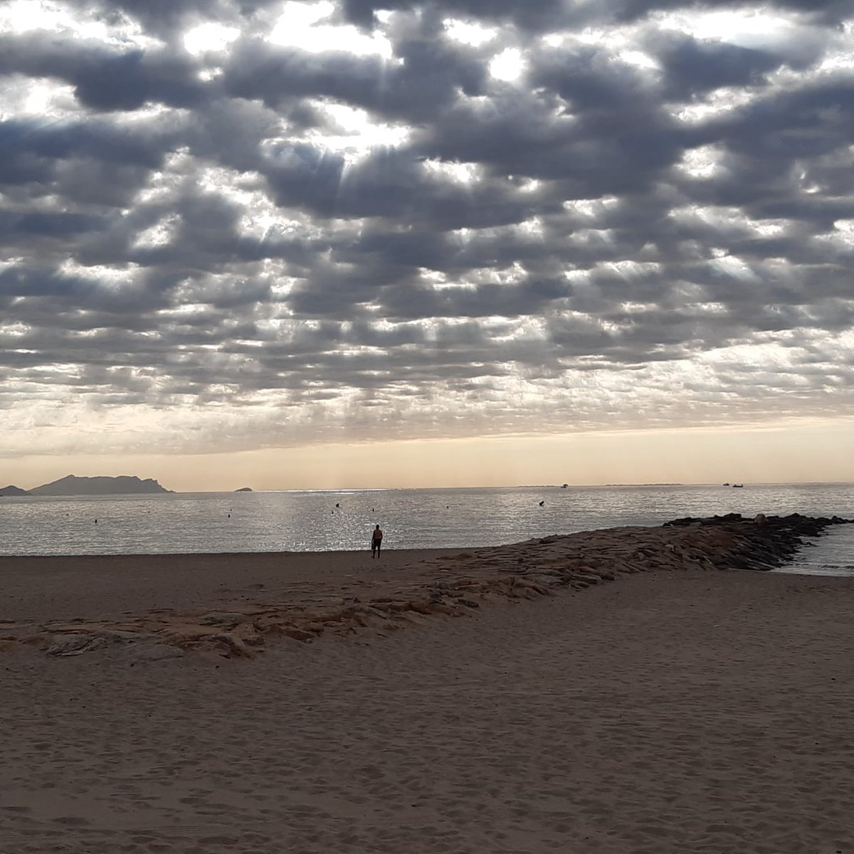 Amanecer en El Campello (Alicante). <a href="/tiempobrasero/">Tutiempo</a> Espectacular!!!!