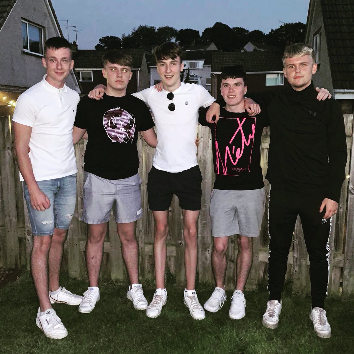 Rossmalcolm53's tweet photo. Happy birthday @Daniel_longg have a good one and I’ll see you later for a drink🍺 https://t.co/3UGZMeedHu