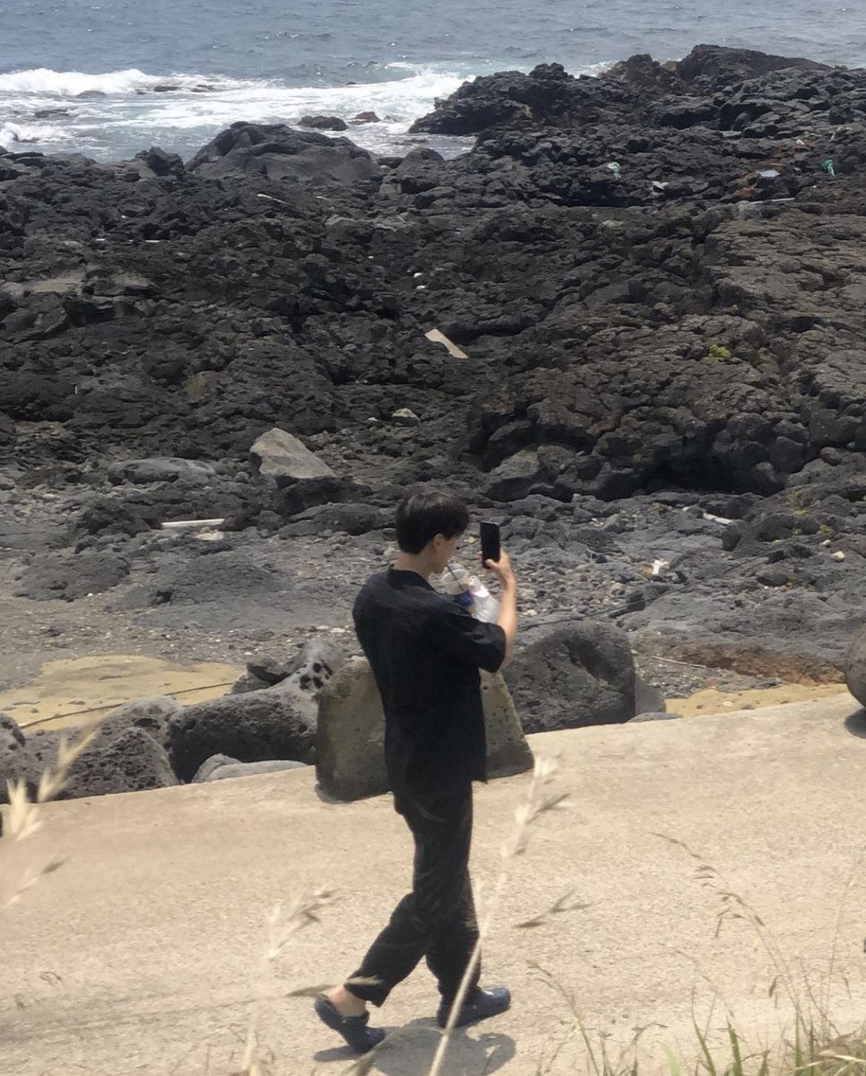 jongin earlier today in udo island 😍