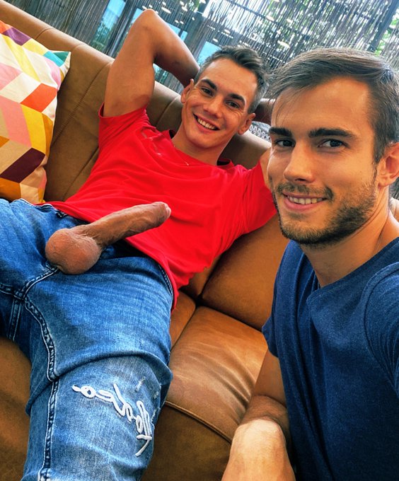 With @jim_durden   Amazing work with Jim and new guy....  Always hard 🍌 https://t.co/xABROoD4n7<a class="tags" target="_blank" title="On Twitter" href="/?out=eyJ0eXAiOiJKV1QiLCJhbGciOiJIUzUxMiJ9.eyJpYXQiOjE3MjMwNzQ2MTQsImlzcyI6InR3cG9ybnN0YXJzLmNvbSIsIm5iZiI6MTcyMzA3NDYxNCwiZXhwIjoxNzU0NjEwNjE0LCJyZWRpcmVjdF91cmwiOiJodHRwczovL3R3aXR0ZXIuY29tL2ppbV9kdXJkZW4ifQ.OA6tWQjMETEjkEVM88PSQUqjYKFtrpHPKmEfOFYkdc5AiUWTurY1F_aTTi1LCpzi0yqdlfAbYWyPDY4kyMS9_Q">@jim_durden</a>