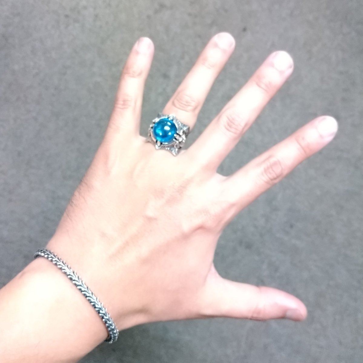 STRANGE_FREAK's tweet photo. ラミア Reborn にブルートパーズカラーのキュービックジルコニアをセット!
ビューティフルな逸品
https://t.co/E6t46gcoW3
#SFDR098 #sfdjpr #sfdcstm #topaz #ブルートパーズ https://t.co/sqkcHjS1Ak