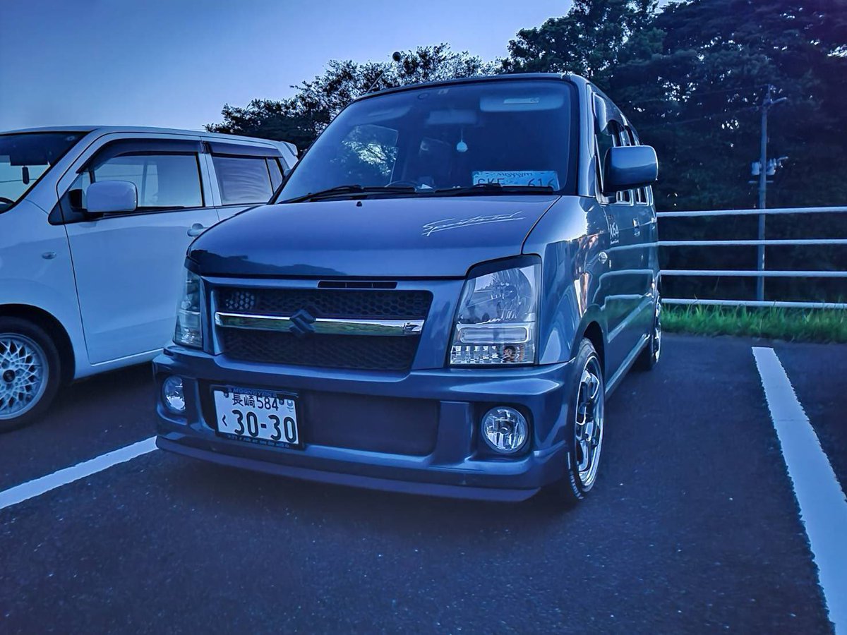 Mio_HN22S_RPS13's tweet photo. 名前：みっぽ
性別：男
年齢：20歳
身長：165cm
住み：長崎県
愛車：ワゴンR(mh21s FX)
一言：90年代の車が好きです🤣
 
今までやったことなかったのでw

#車乗りとして軽く自己紹介 
#車好きと繋がりたい https://t.co/30BXCccUJ1