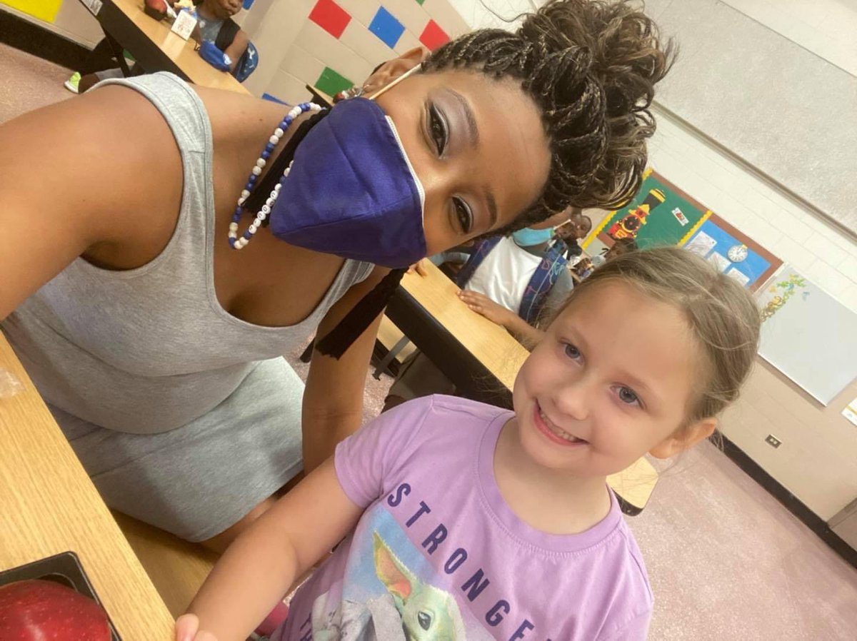 LakeLucina's tweet photo. It is always a treat to see our Lake Lu babes even in the summer! ☀️
#LakeLife #LitForLearning #ReadyForSmoreLearning @DuvalSchools https://t.co/uG0fJk2AEy