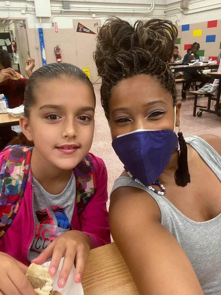 LakeLucina's tweet photo. It is always a treat to see our Lake Lu babes even in the summer! ☀️
#LakeLife #LitForLearning #ReadyForSmoreLearning @DuvalSchools https://t.co/uG0fJk2AEy