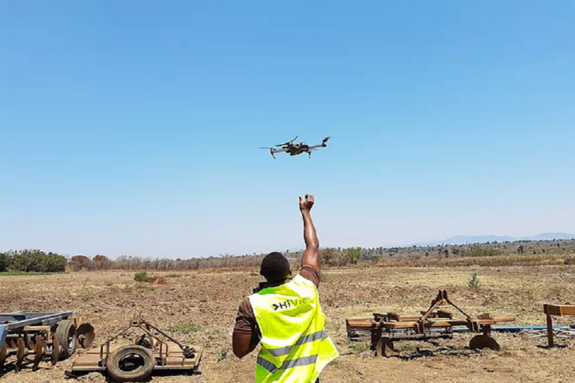 NLAgriKenya's tweet photo. New technologies are the future for the young agriculture generation! To build technical skills, @egertonunikenya &amp; @FutureWaterNL developed the training course “Using flying sensors and crop growth models to increase food production in Kenya’’. Read more: https://t.co/nkSogRFjG4 https://t.co/P53nzBw6ij